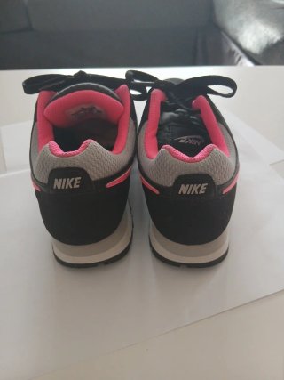 Zapatillas Nike Negras y Rosas