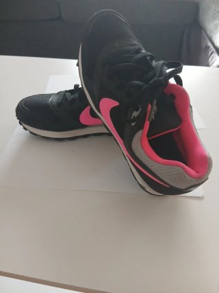Zapatillas Nike Negras y Rosas