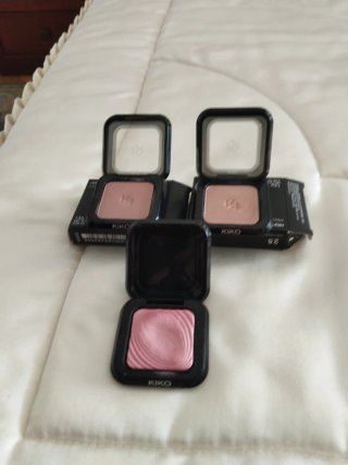 3 Sombras de Ojos Kiko Milano beige, marrón y rosa