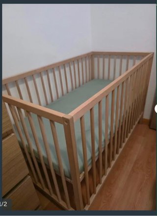 Cuna de madera para bebé