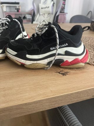 Deportivas Balenciaga Negras y Rojas