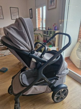 Cochecito Nuna Demi Grow,  capazo y silla de paseo
