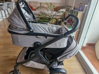 Cochecito Nuna Demi Grow,  capazo y silla de paseo