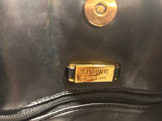 Bolso Loewe Negro Piel Grabada