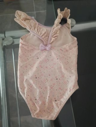 Bañador niña flores rosa talla 24meses 90-95 cm