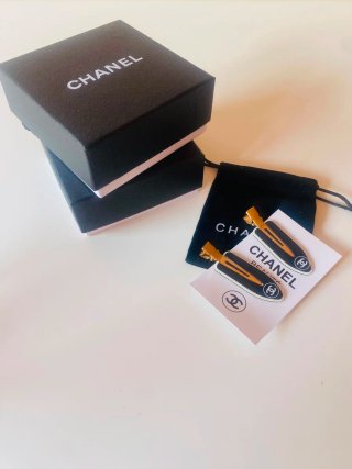 Chanel Coletero Negro y Dorado