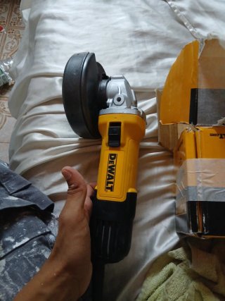 Pulidora DeWalt DWE4036-AS 750W
