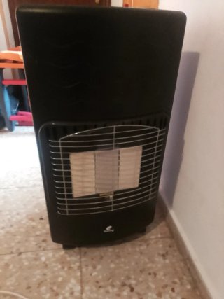 Estufa de gas butano negra