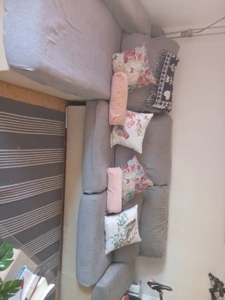 Sofá chaise longue gris,amplio espacio en arcon