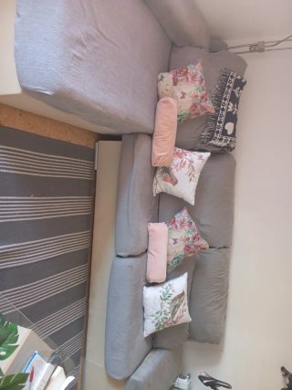 Sofá chaise longue gris,amplio espacio en arcon