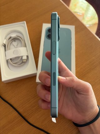 iPhone 16 Azul