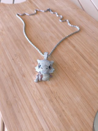 Collar con colgante Pokémon Cubone plateado