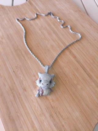 Collar con colgante Pokémon Cubone plateado