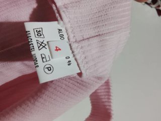 Peto de pana rosa para niña