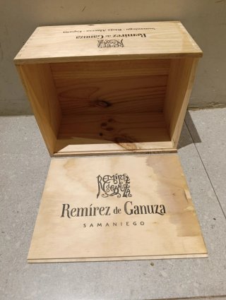 Caja de madera Remírez de Ganuza
