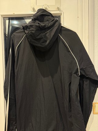 Chaqueta Adidas Negra con Rayas Blancas
