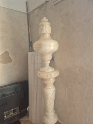 Columna pedestal de alabastro