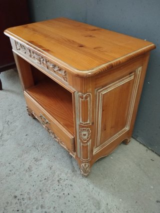 Mesita de noche madera maciza nueva