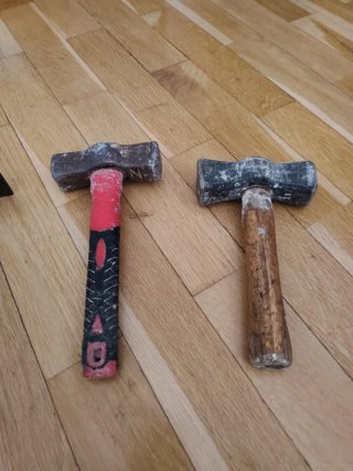 Macetas albañil de metal y madera