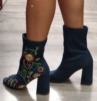 Botines vaqueros azul marino bordados