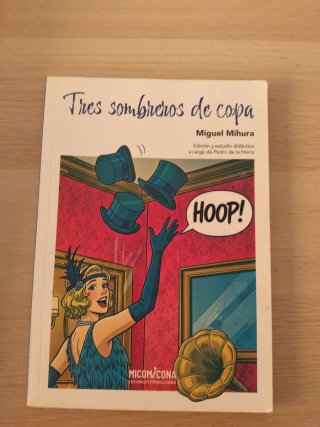 Tres sombreros de copa.