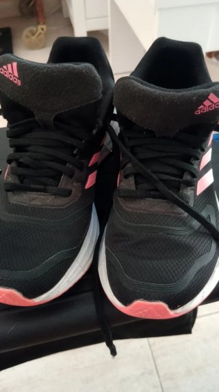 Zapatillas Adidas Negras y Rosas
