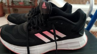 Zapatillas Adidas Negras y Rosas