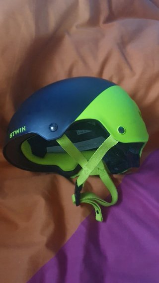 Casco Btwin bici niño