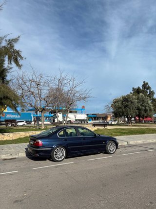 BMW 320i
