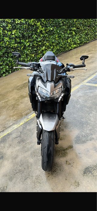 Kawasaki Z900 Negra/Gris