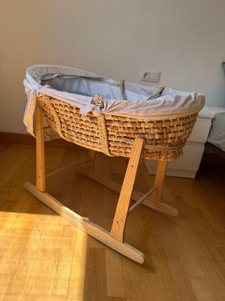 Cuna moisés mimbre y textil