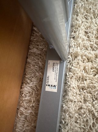 Mesa de estudio Ikea madera y metal