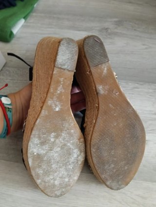 Sandalias negras con cuadros talla 41