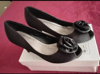 Lote vestido, zapatos y plantillas gel
