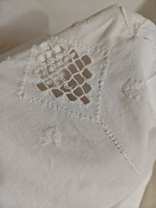 Antiche lenzuola matrimoniali in lino ricamate