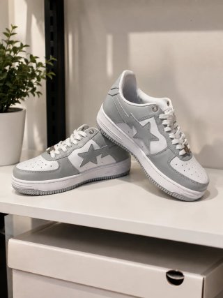 Zapatillas grises y blancas  Talla 40 Sin usar