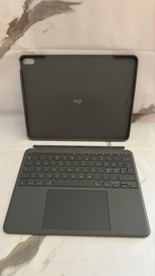 Logitech Combo Touch iPad Air 13” Teclado