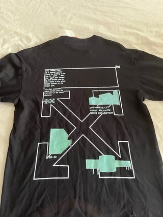 Camiseta Off-White Negra con Estampado