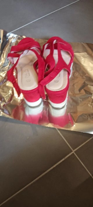 Sandalias rojas cuña hermosas talla 37