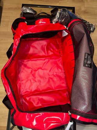 The North Face Duffle Bag L 95L Roja