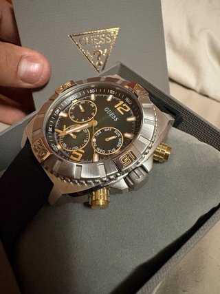 Reloj Guess Hombre Negro y Dorado