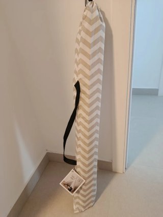 Tienda tipi infantil con estampado de zigzag