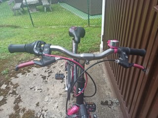 Bicicleta niña BTWIN rosa y negra