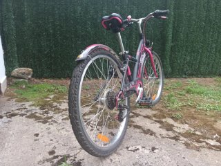 Bicicleta niña BTWIN rosa y negra