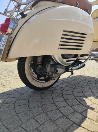 Vespa 160 GT Clásica Restaurada