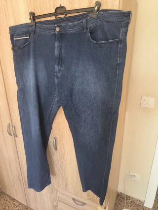 Pantalón vaquero recto talla 70