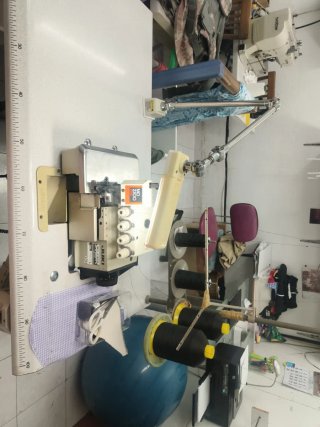 Máquina Overlock JUKI MO-2304