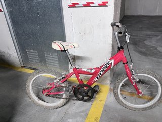 Bicicleta infantil Quer roja