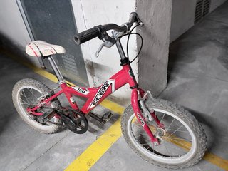 Bicicleta infantil Quer roja