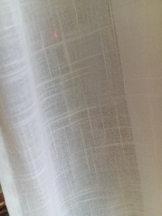 Cortinas grises y blancos de lino